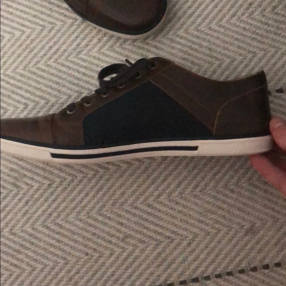 Shoes - Picture 4 of 4